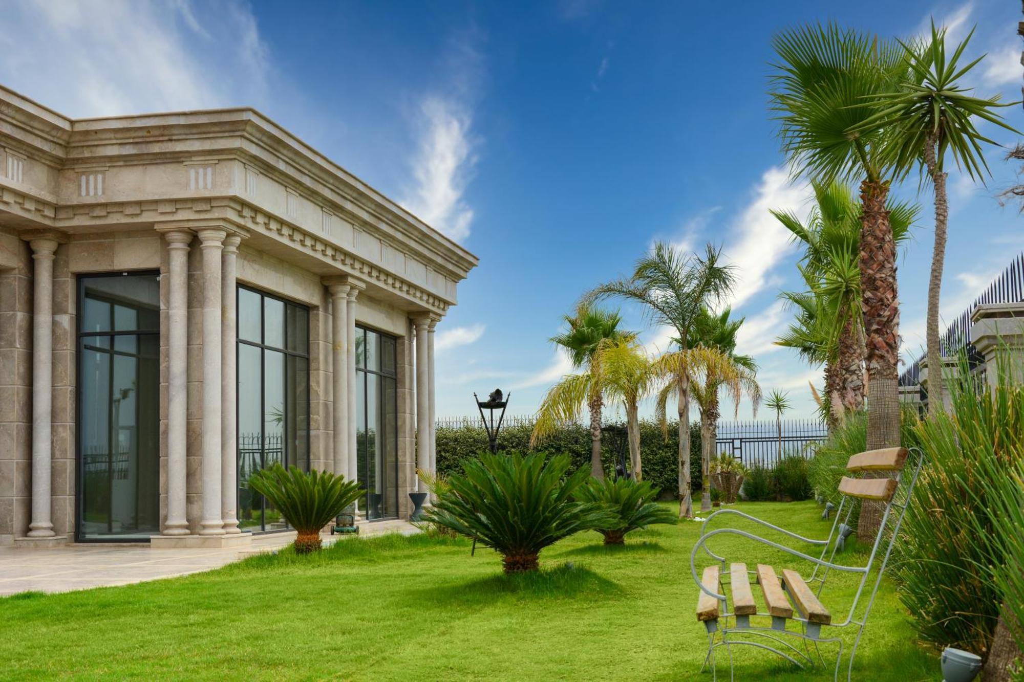 Moevenpick Hotel Du Lac Tunis Exterior foto The new building of the university library