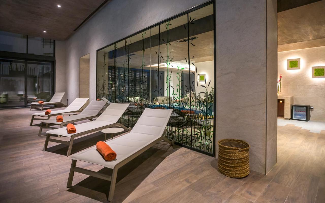 Moevenpick Hotel Du Lac Tunis Exterior foto The spa at the InterContinental